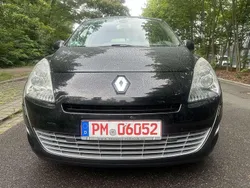 Schwarz Gebraucht 2011 Renault Grand Scénic III Bose Edition Van / Kleinbus | 5.200 € (Fairer Preis)