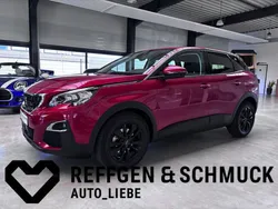 Rot (ultimaterot) Gebraucht 2018 Peugeot 3008 Active SUV | 16.470 € (Fairer Preis)