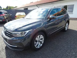 Grau Gebraucht 2023 VW Tiguan Move SUV | 22.990 € (Superpreis)