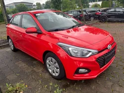 Rot Gebraucht 2019 Hyundai i20 Select Limousine | 8.750 € (Fairer Preis)