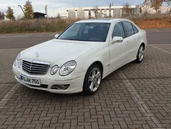 Weiß Gebraucht 2008 Mercedes E230 Avantgarde Limousine | 11.500 € (Etwas zu teuer)