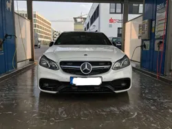 Weiß Gebraucht 2014 Mercedes E63 AMG AMG Limousine | 57.000 €