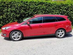 Candyrotmet Gebraucht 2018 Ford Focus Titanium Kombi | 16.000 € (Guter Preis)