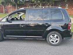 Schwarz Gebraucht 2008 VW Touran Van / Kleinbus | 5.200 € (Fairer Preis)