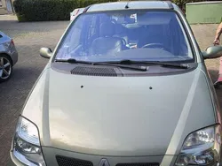 Grün Gebraucht 2001 Renault Mégane Expression Limousine | 1.200 € (Guter Preis)
