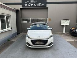 Weiß Gebraucht 2019 Peugeot 208 Kleinwagen | 7.999 € (Fairer Preis)
