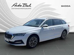 Moonweiß perleffekt/moonweis Gebraucht 2023 Skoda Octavia Ambition Kombi | 32.680 € (Teuer)