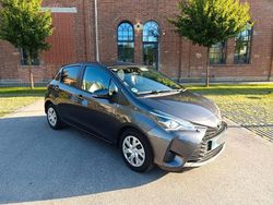 Grau Gebraucht 2018 Toyota Yaris Comfort Kleinwagen | 10.100 € (Fairer Preis)