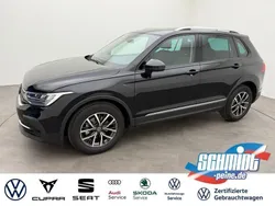 Black metallic Gebraucht 2024 VW Tiguan Life SUV | 28.900 € (Superpreis)