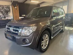 Braun Gebraucht 2012 Mitsubishi Pajero SUV | 28.999 €