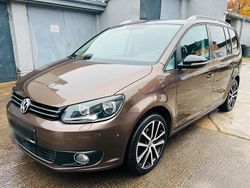 Braun Gebraucht 2011 VW Touran Van / Kleinbus | 5.450 € (Guter Preis)