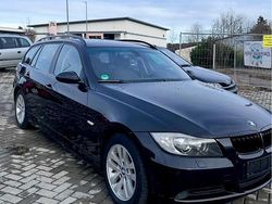 Schwarz Gebraucht 2006 BMW 320 Kombi | 3.300 €