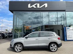 Steelgrau Gebraucht 2018 Skoda Karoq Style SUV | 21.390 € (Fairer Preis)