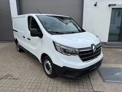 Weiß Gebraucht 2023 Renault Trafic Komfort Van | 20.943 € (Guter Preis)