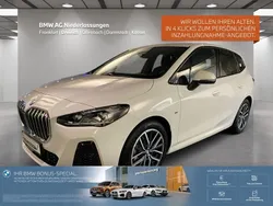 Weiß Gebraucht 2024 BMW 216 Active Tourer Luxury Line Van / Kleinbus | 30.980 € (Teuer)