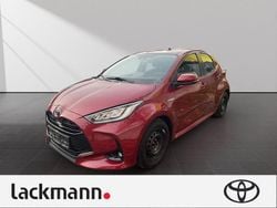 Rot Gebraucht 2020 Toyota Yaris Hybrid Club Limousine | 17.990 € (Fairer Preis)