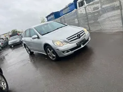 Silber Gebraucht 2006 Mercedes R320 Van / Kleinbus | 3.199 € (Fairer Preis)