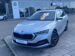 Silber Gebraucht 2022 Skoda Octavia Clever Kombi | 26.170 € (Fairer Preis)
