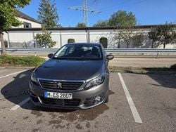 Grau Gebraucht 2018 Peugeot 308 Allure Limousine | 12.100 € (Etwas zu teuer)