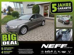 Dakotagrau metallic Gebraucht 2016 Audi A3 Attraction Limousine | 16.490 € (Fairer Preis)