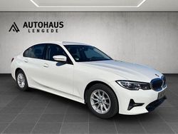 Weiß Gebraucht 2021 BMW 320 Sport Line Limousine | 24.900 € (Fairer Preis)