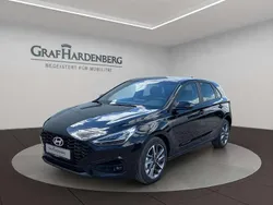 Abyss black / mic Gebraucht 2025 Hyundai i30 Advantage Limousine | 23.990 € (Superpreis)