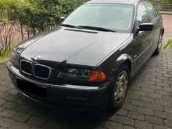 Schwarz Gebraucht 1998 BMW 318 Limousine | 2.100 €