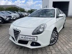 Weiß Gebraucht 2012 Alfa Romeo Giulietta Quadrifoglio Verde Kleinwagen | 12.999 € (Teuer)