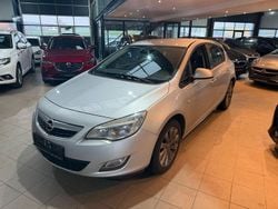 Silber Gebraucht 2010 Opel Astra Edition Limousine | 2.400 € (Guter Preis)