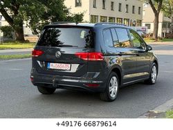 Grau Gebraucht 2018 VW Touran Trendline Van / Kleinbus | 13.500 € (Guter Preis)