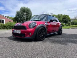 Rot Gebraucht 2011 Mini John Cooper Works Sport Kleinwagen | 9.390 €