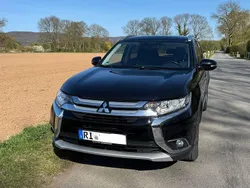 Schwarz Gebraucht 2017 Mitsubishi Outlander Diamant Edition SUV | 13.000 € (Superpreis)