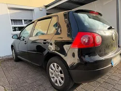Schwarz Gebraucht 2005 VW Golf V Kleinwagen | 950 € (Guter Preis)
