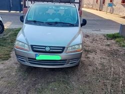 Grau Gebraucht 2004 Fiat Multipla Van / Kleinbus | 1.300 €