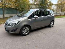 Braun Gebraucht 2010 Opel Meriva Innovation Van / Kleinbus | 2.490 € (Guter Preis)
