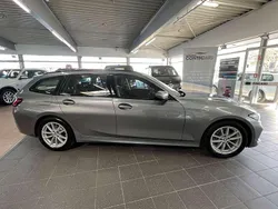 Skyscraper grau Gebraucht 2022 BMW 318 Sport Line Kombi | 27.999 € (Fairer Preis)