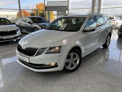 Weiß Gebraucht 2018 Skoda Octavia Style Kombi | 16.890 € (Fairer Preis)