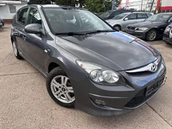Grau Gebraucht 2010 Hyundai i30 Limousine | 3.990 € (Fairer Preis)