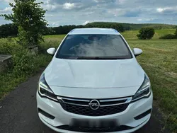 Weiß Gebraucht 2016 Opel Astra Business Kombi | 7.900 € (Etwas zu teuer)