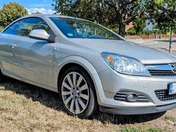Beige Gebraucht 2010 Opel Astra Cabriolet Cabrio | 6.480 € (Fairer Preis)