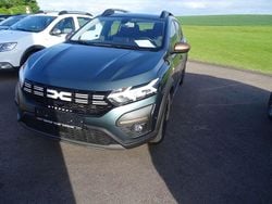 Oxidgrün Gebraucht 2023 Dacia Sandero Extreme Kleinwagen | 19.300 € (Etwas zu teuer)