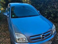 Grau Gebraucht 2003 Opel Signum Kleinwagen | 1.750 € (Fairer Preis)