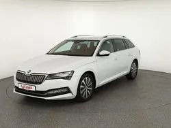 Weiss Gebraucht 2022 Skoda Superb Kombi | 25.990 € (Guter Preis)