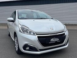 Weiß Gebraucht 2017 Peugeot 208 Active Kleinwagen | 5.499 € (Fairer Preis)