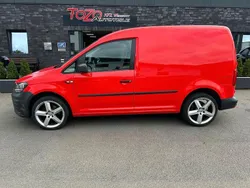 Rot Gebraucht 2020 VW Caddy Van / Kleinbus | 9.750 € (Fairer Preis)