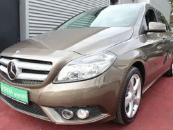 Braun Gebraucht 2014 Mercedes B200 Sport Van / Kleinbus | 13.479 € (Fairer Preis)