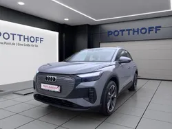 Grau Gebraucht 2022 Audi Q4 e-tron Comfort SUV | 27.950 € (Superpreis)