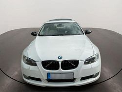 Weiß Gebraucht 2009 BMW 325 Coupé | 7.990 € (Guter Preis)