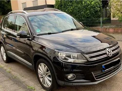 Schwarz Gebraucht 2015 VW Tiguan LOUNGE SUV | 14.500 € (Etwas zu teuer)