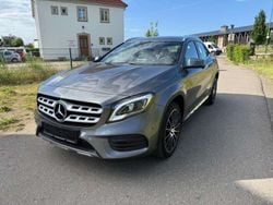 Mountaingrau met. Gebraucht 2017 Mercedes GLA180 AMG line SUV | 19.999 € (Fairer Preis)